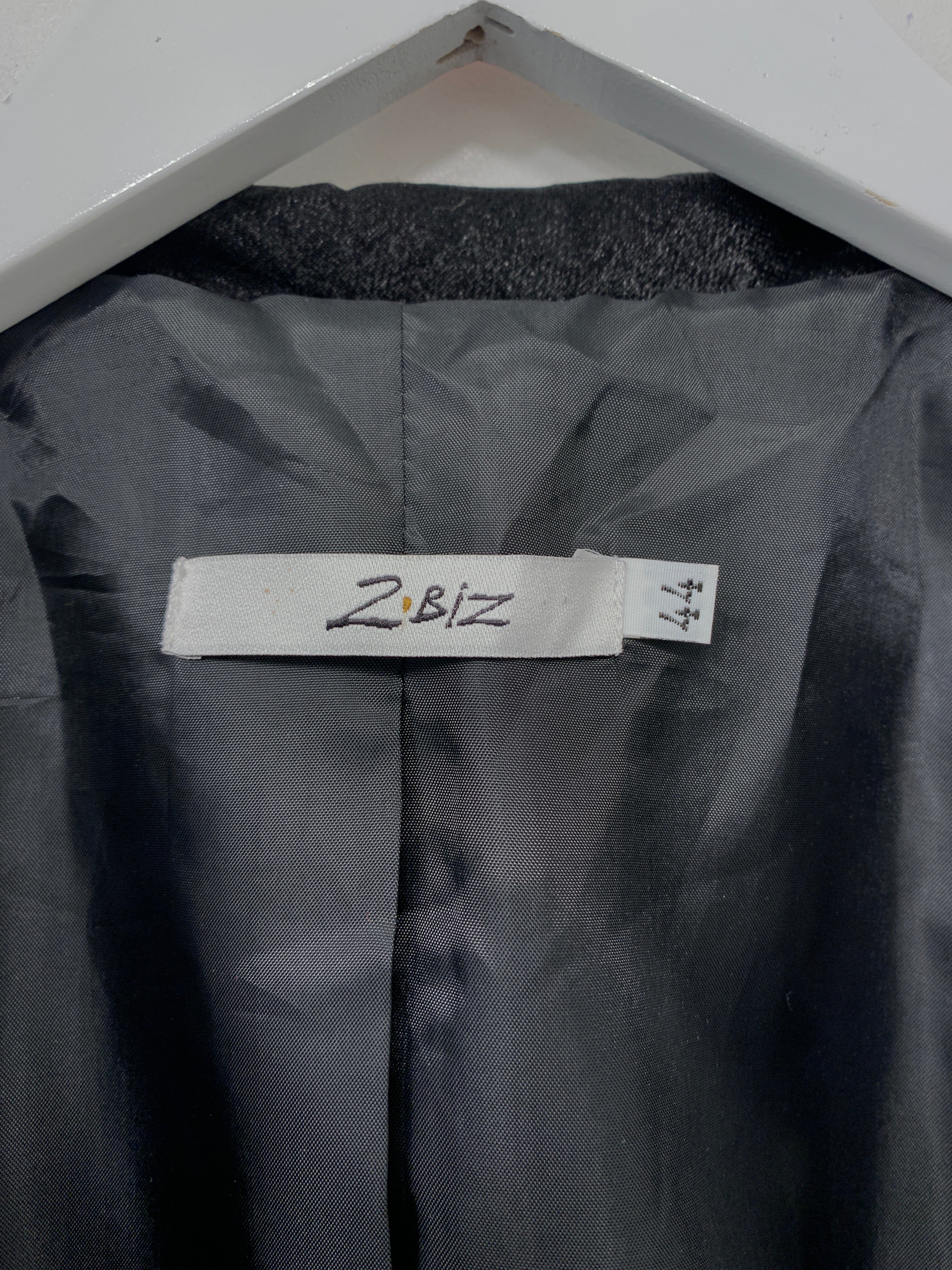 2 Biz Blazer